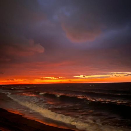 Newly Renovated 2 Bedroom Beachfront House Sitio de Calahonda Buitenkant foto