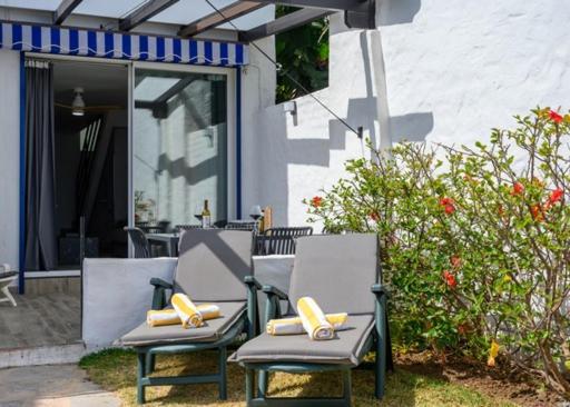 Newly Renovated 2 Bedroom Beachfront House Sitio de Calahonda Buitenkant foto
