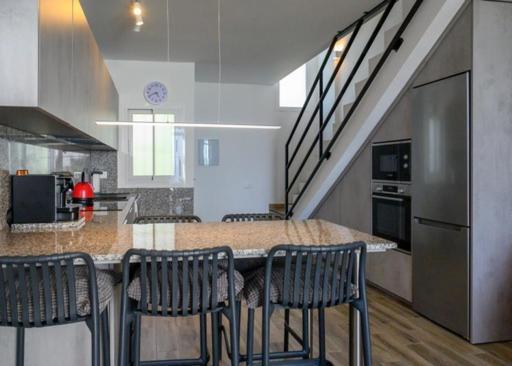 Newly Renovated 2 Bedroom Beachfront House Sitio de Calahonda Buitenkant foto
